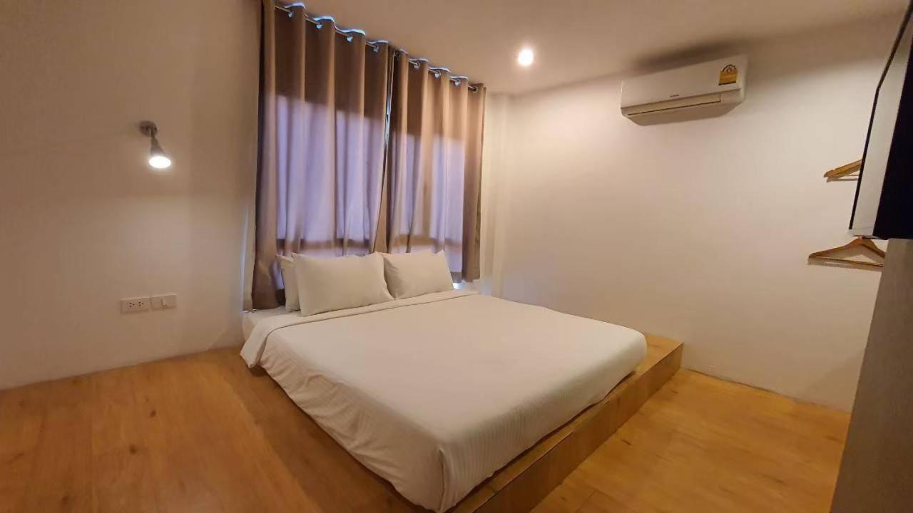 Srianunt Boutique Hotel Buriram Pokoj fotografie